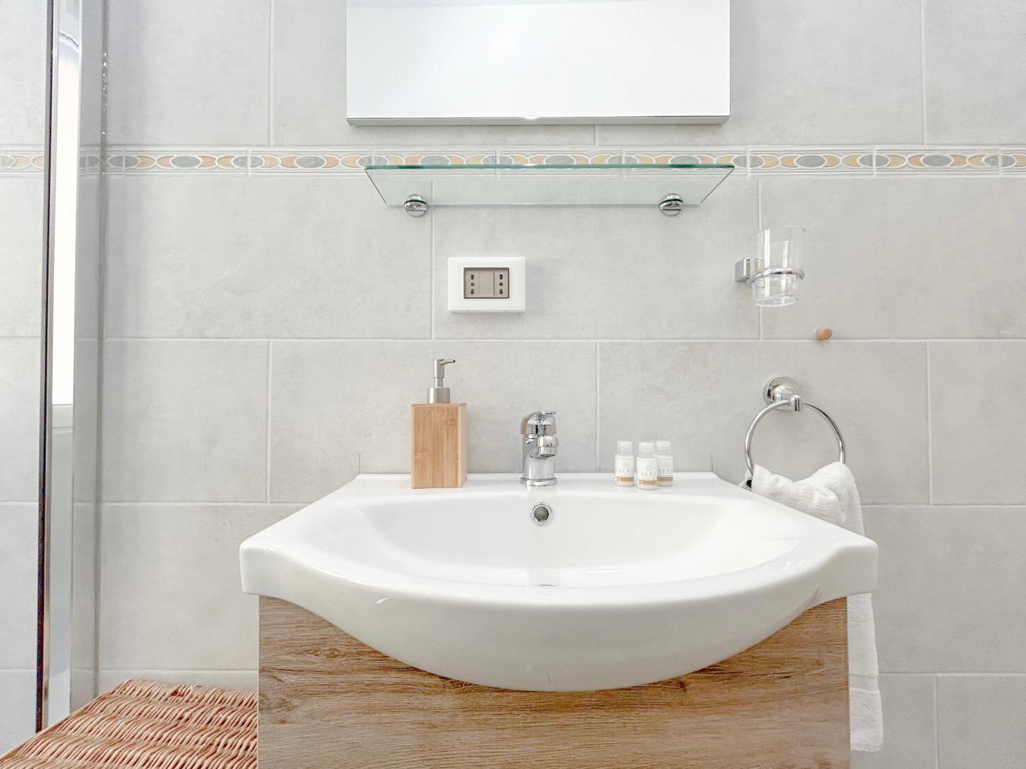 Elegant House - Centro - 400Mt Dal Mare Appartement Ventimiglia Buitenkant foto